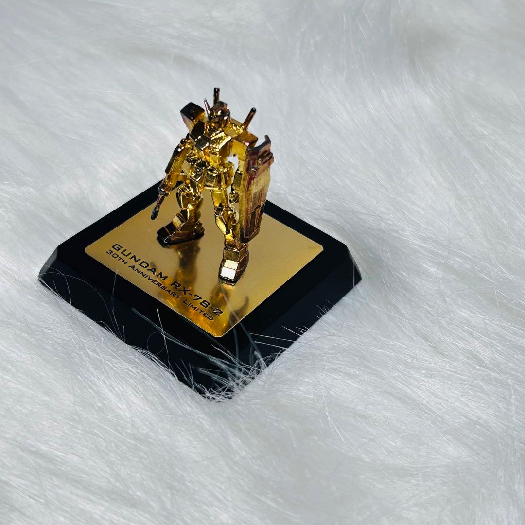 純金メッキ使用　ガンダム　非売品　セブン-イレブンフェア　500個限定