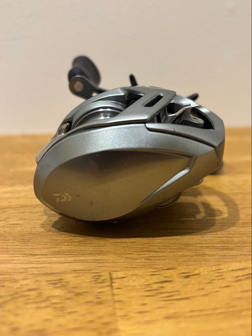 ALPHAS SV TW 7.1 ベイトリール シルバー