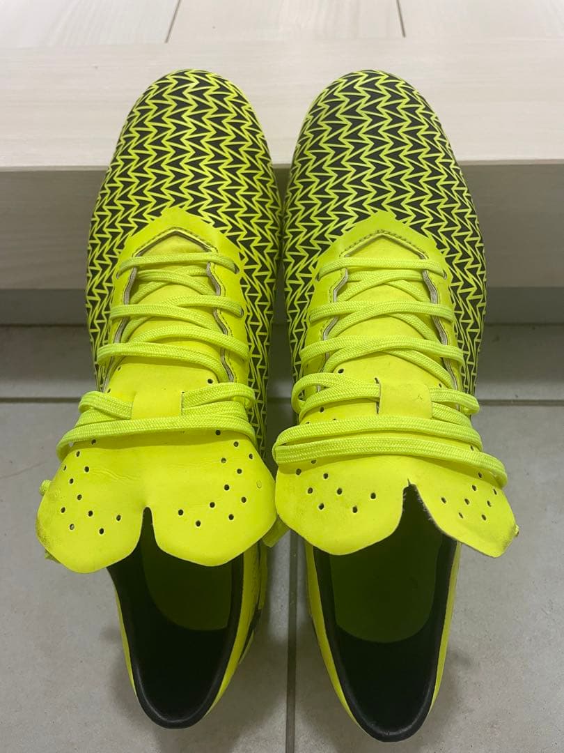 【美品】サッカースパイク28cm(アンダーアーマー)