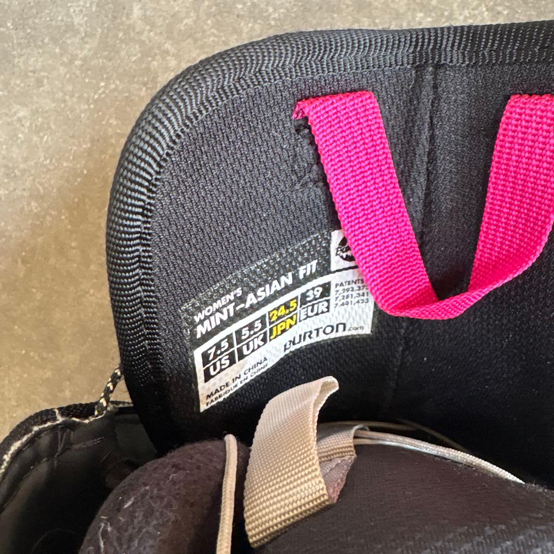 Burton MINT ASIAN FIT女性用スノーボードブーツ
