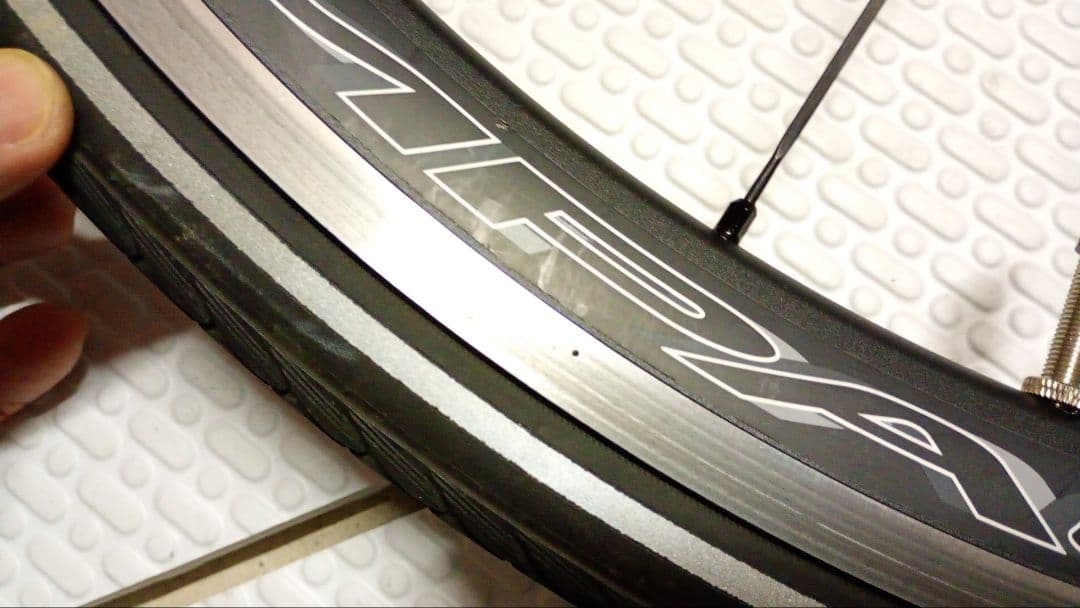 CAMPAGNOLO SCIROCCO　17c　シュワルベマラソン23ｃ