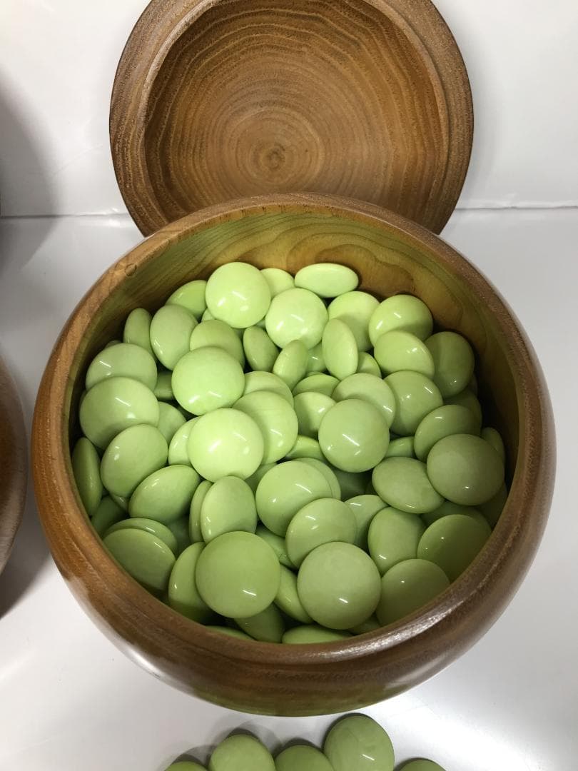 良品 希少 グリーン碁石 囲碁 グリーン 緑 天然木 目に優しい