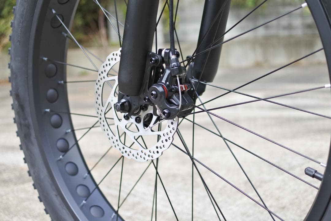 送料無料！未使用26×4.0ファットバイク　21スピード