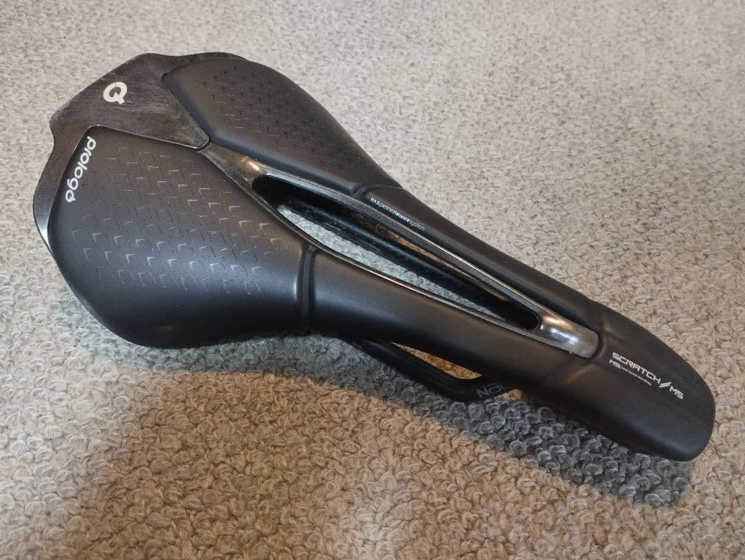 Prologo Scratch M5 Nack サドル ブラック