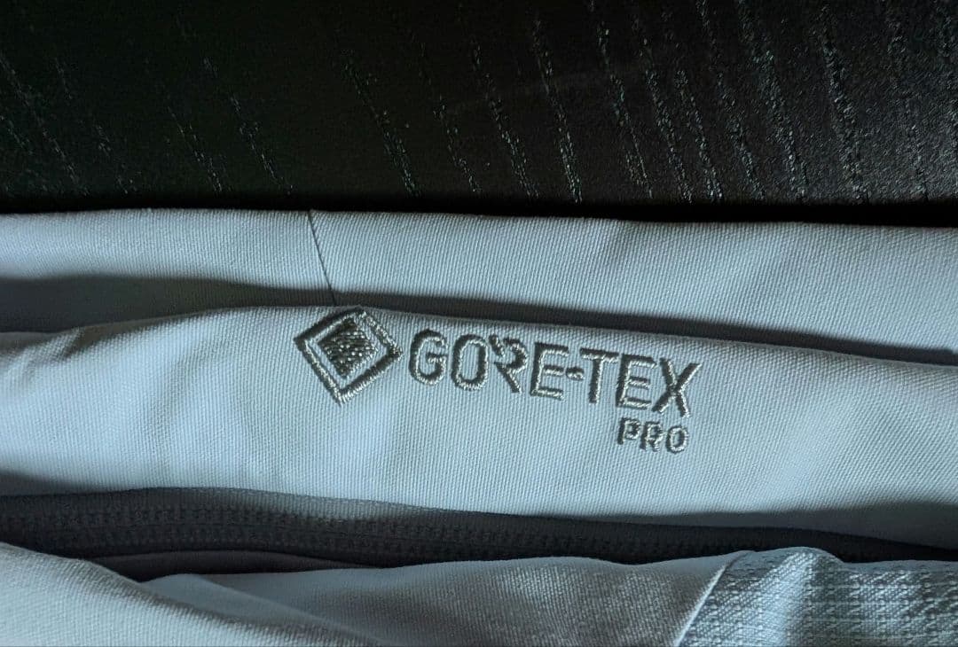 NORRONA Lofoten Gore-tex Pro Pants 白オレンジ