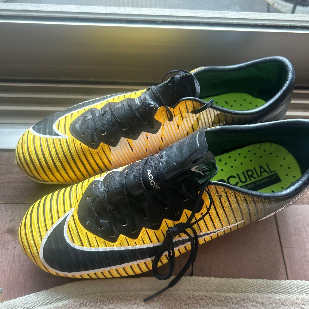 Nike マーキュリアルヴェイパー11