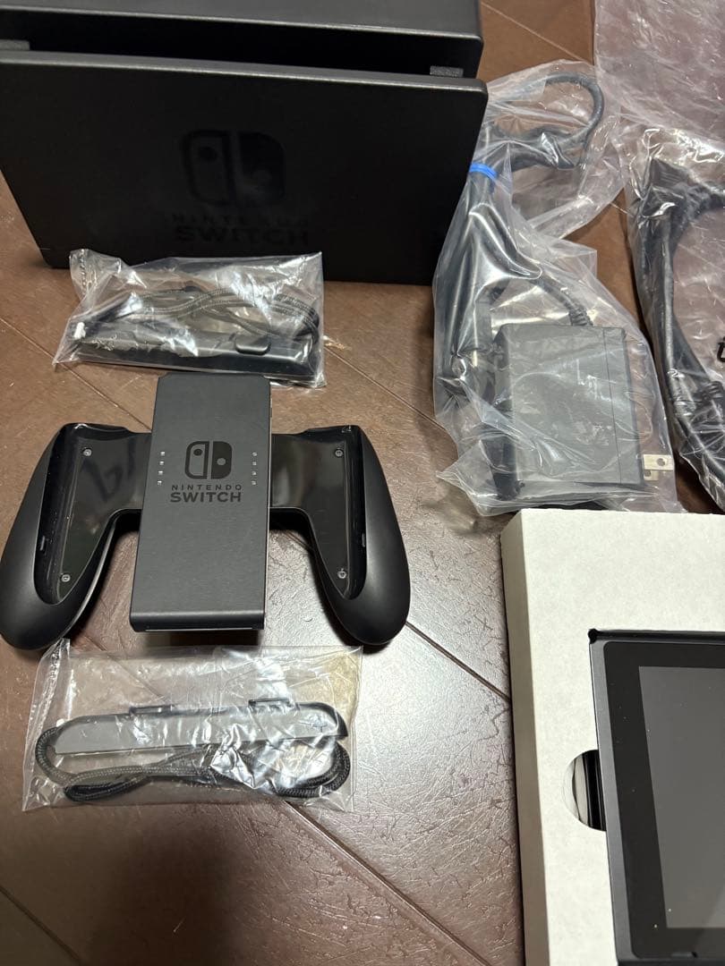 任天堂Switch 本体 ネオンブルー／ネオンレッド 付属品一式