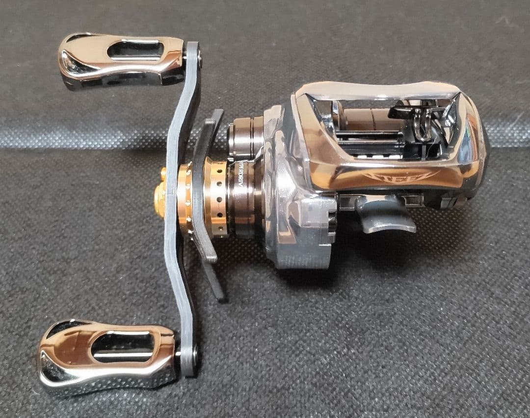 ダイワ 25スティーズ LTD CT SV TW 70XH カスタム／ゴールド