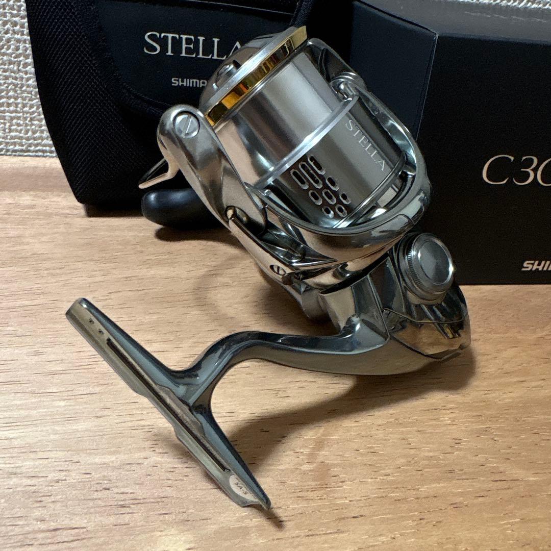 極美品　18ステラ　c3000mhg シマノ