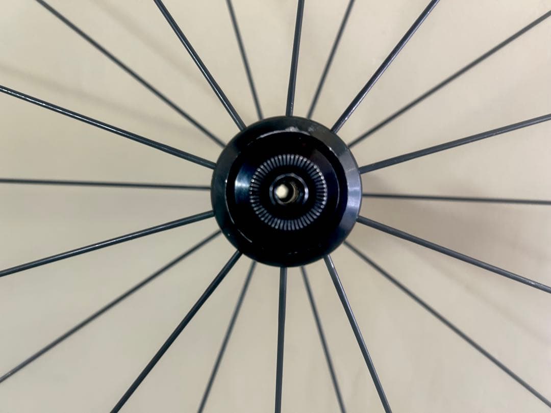 鬼軽な0.50g！【カーボンホイール前輪】スポーク外れ品