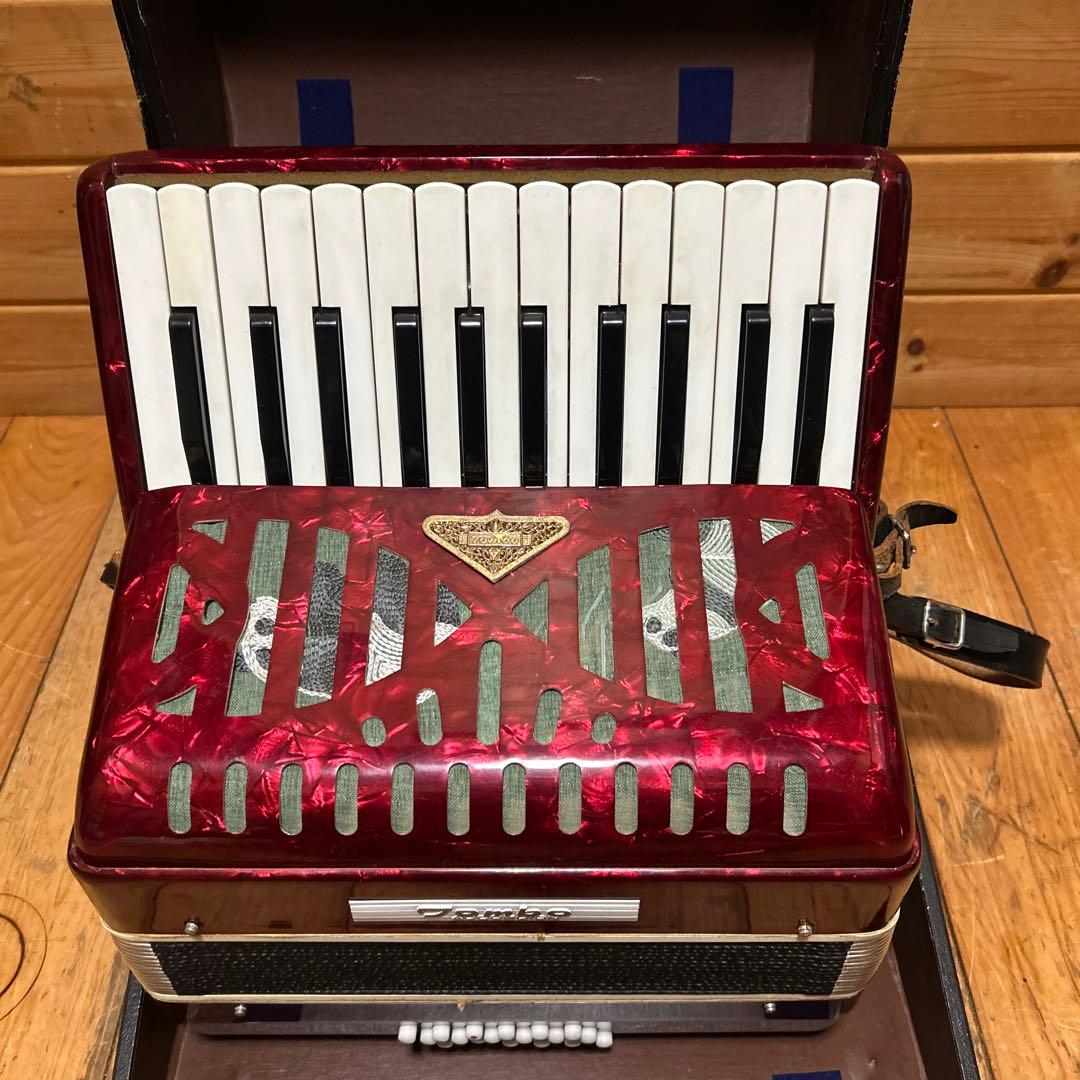 送料無料【美品】TOMBO アコーディオンNo.28(ハードケース付) 25鍵盤